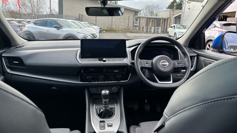 Nissan Qashqai 1.3 DiG-T MH N-Connecta 5dr Petrol Hatchback